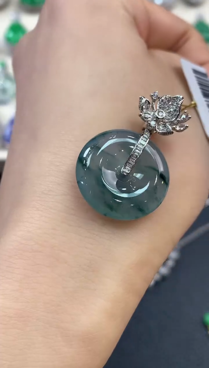 【闪购商品】翡翠吊坠(不含链)18K金镶嵌 C117