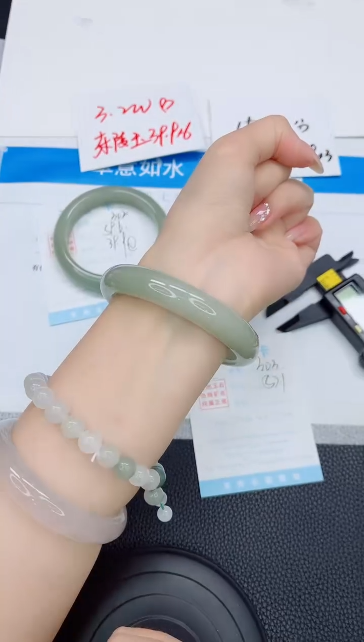 石英质玉手镯未镶嵌303-57.1