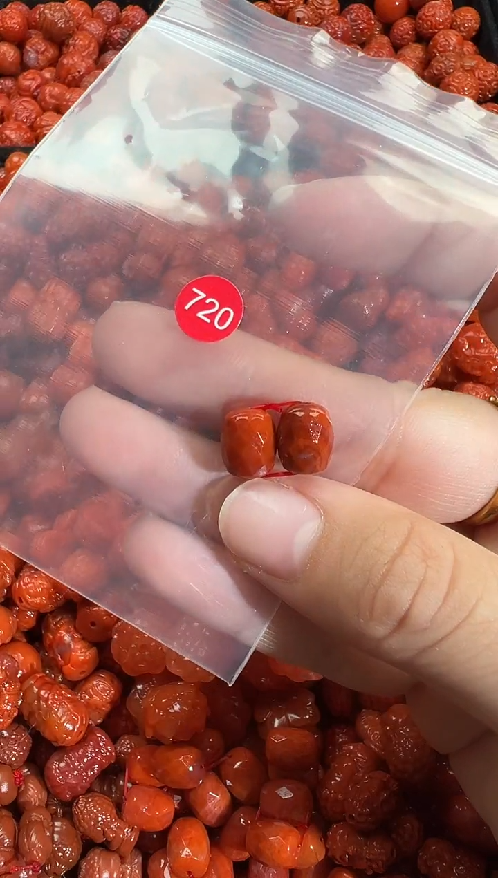 颈饰未镶嵌南红玛瑙1