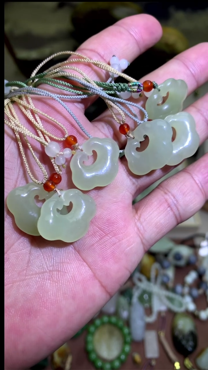 【闪购商品】和田玉颈饰未镶嵌平安锁多样性