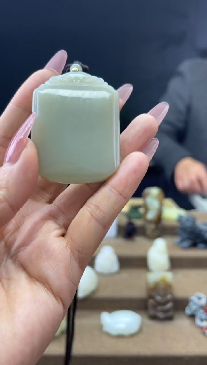 颈饰未镶嵌和田玉1