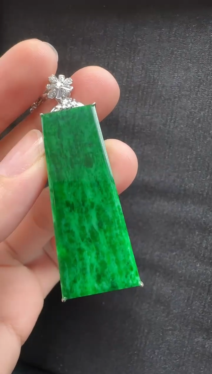 颈饰18K金镶嵌翡翠156无事牌一个