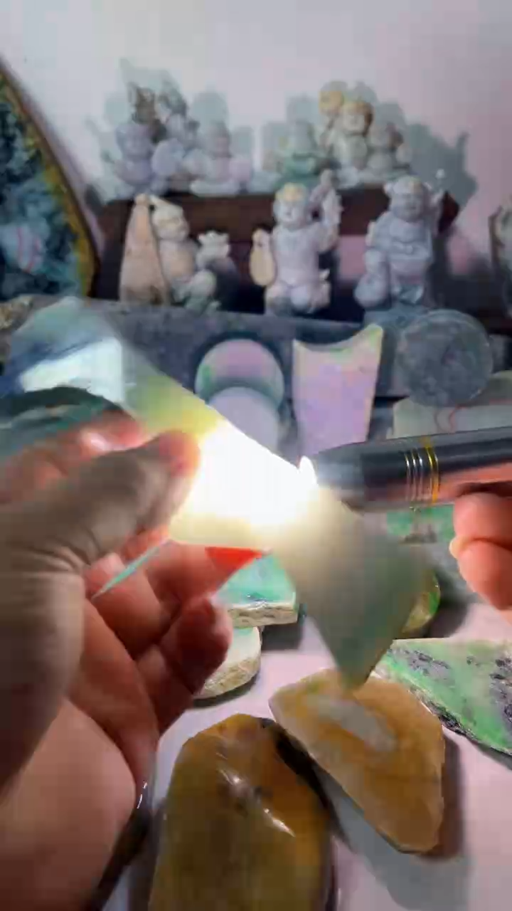 【闪购商品】翡翠吊坠(不含链)未镶嵌A303