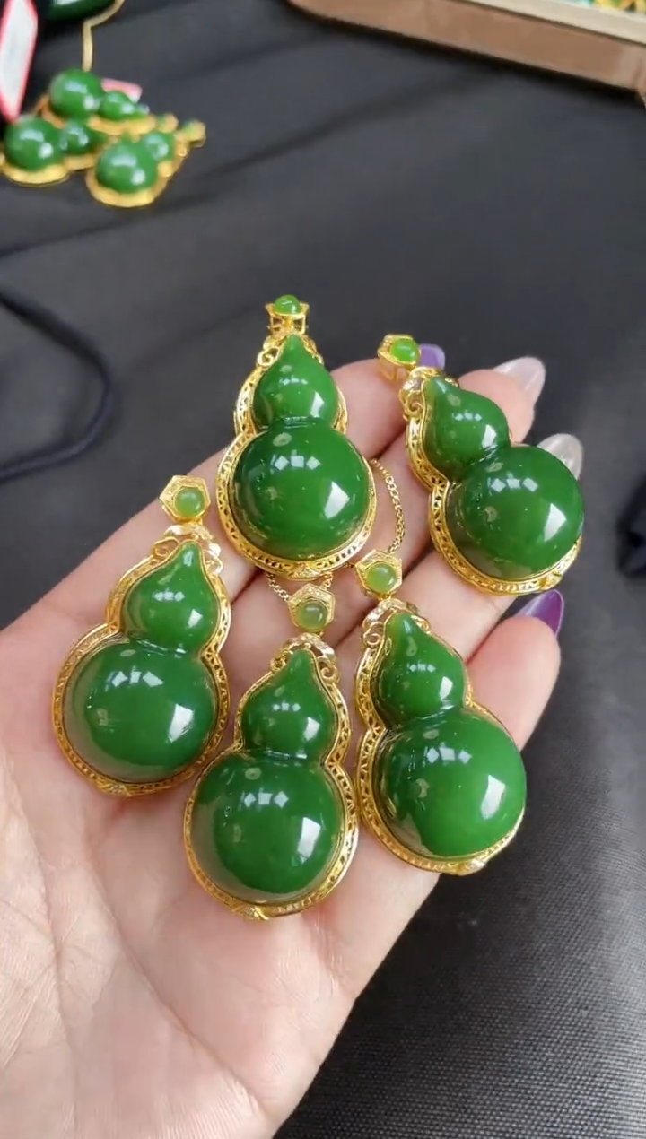 【闪购商品】和田玉吊坠18K金镶嵌35MM多样性发一