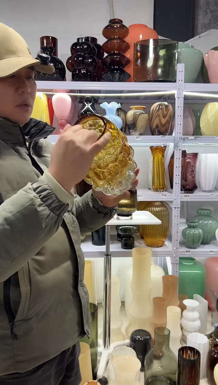 琥珀色透明双色花瓶微瑕介意勿拍