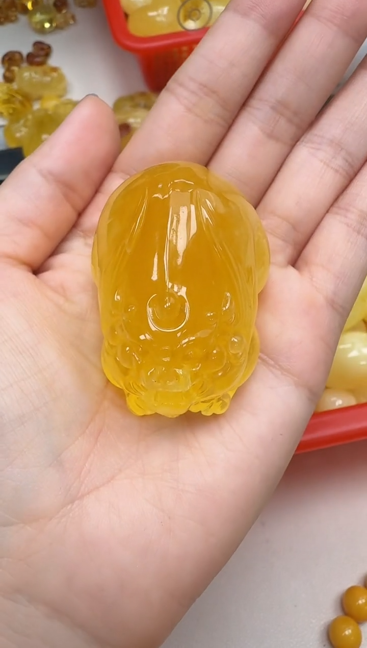 裸石琥珀未镶嵌如图