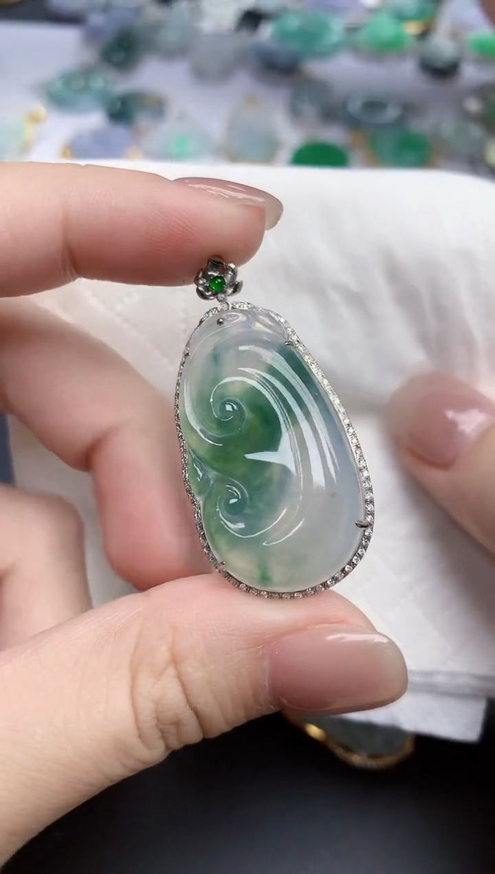 【闪购商品】翡翠颈饰18K金镶嵌天然缅甸翡翠A货