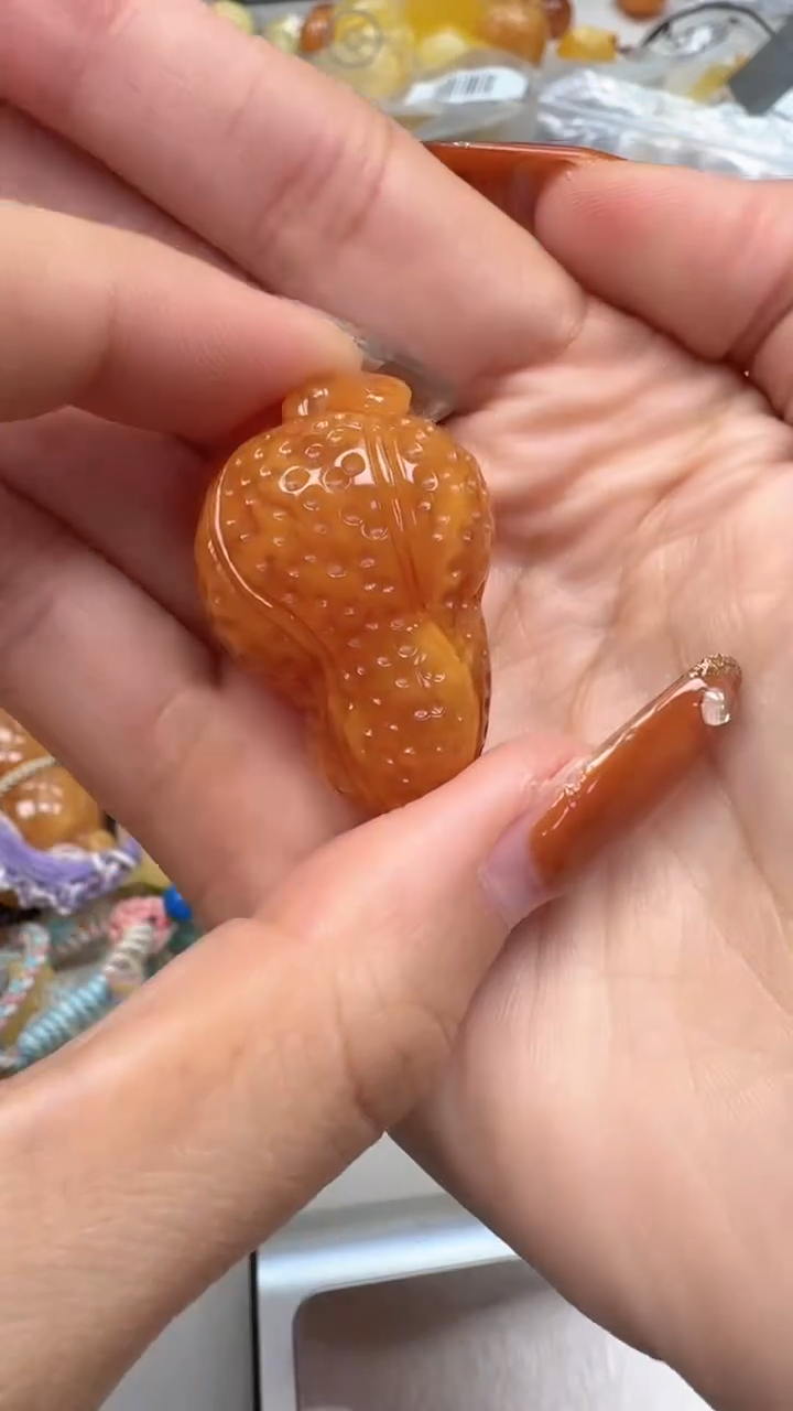 裸石琥珀未镶嵌如图