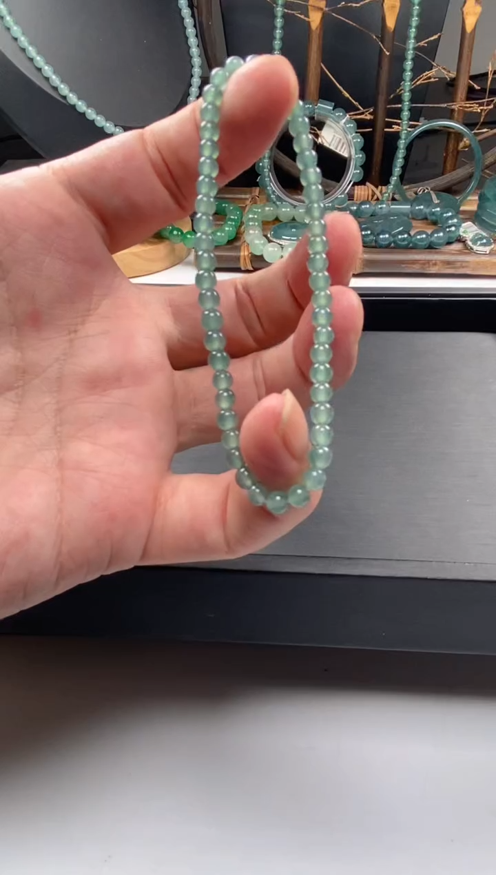 【闪购商品】翡翠手链未镶嵌多样性发货50颗卡4