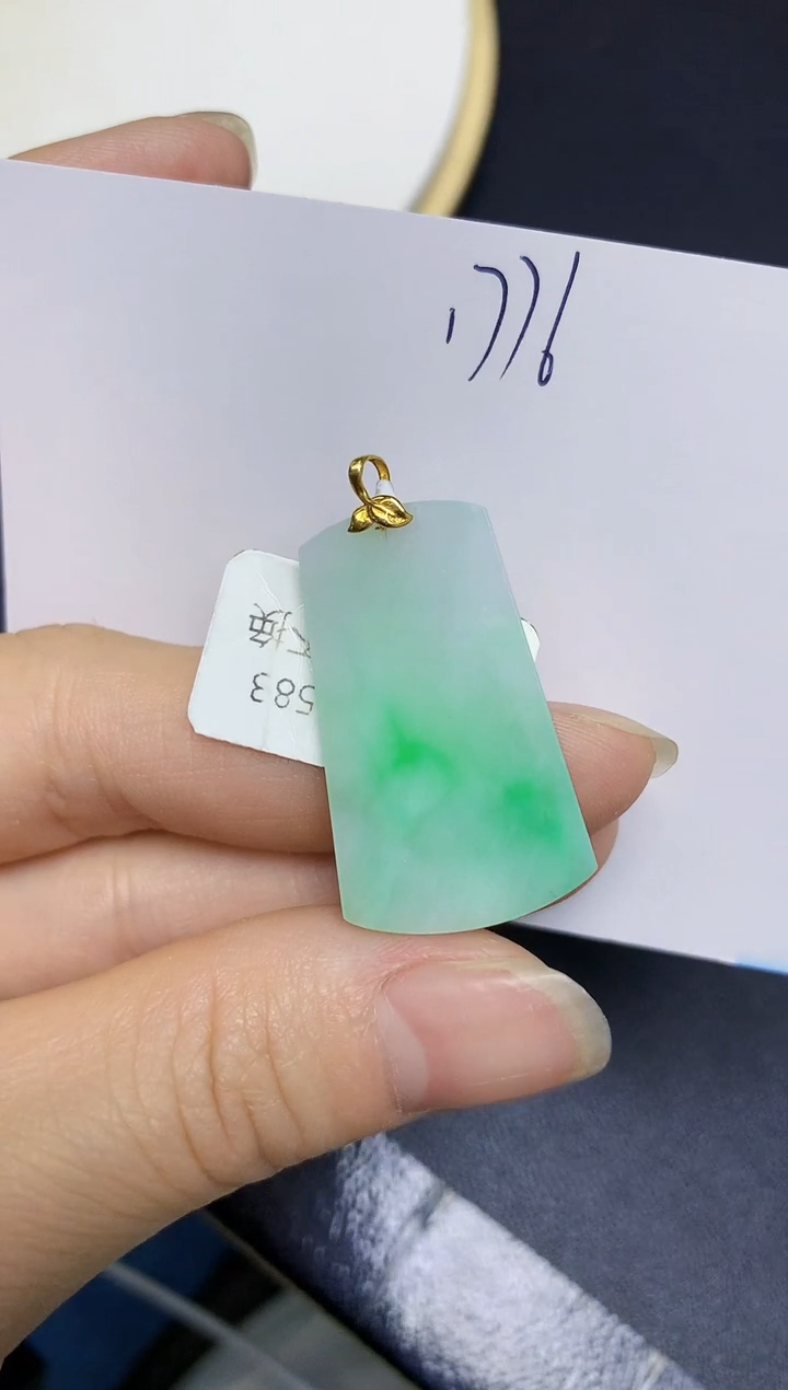 翡翠18K金镶嵌颈饰 天然翡翠A货