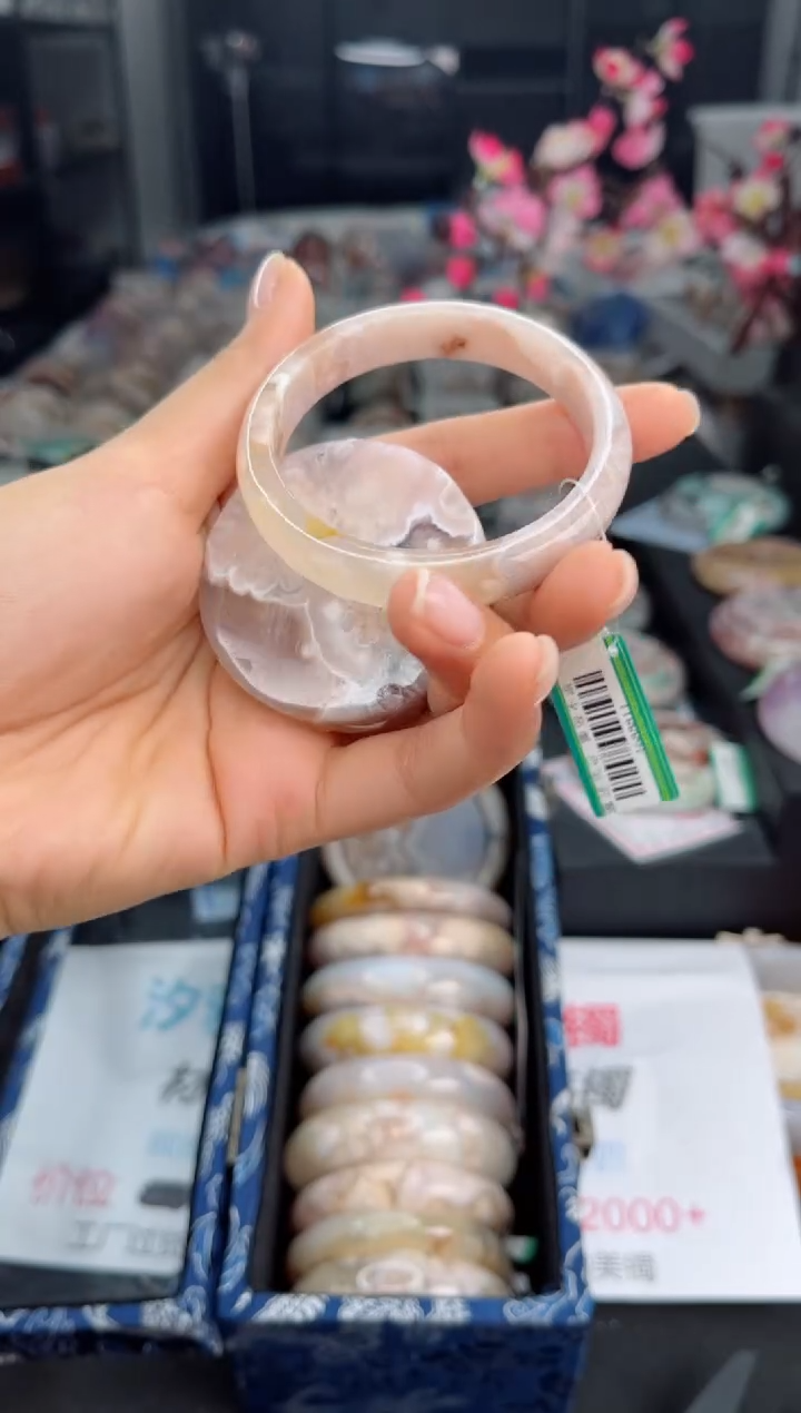 石英质玉手镯未镶嵌52圈口（不退不换）1688811