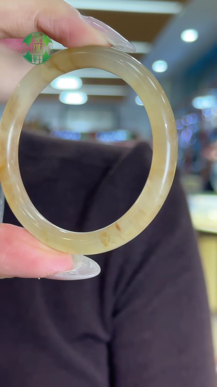 【闪购商品】石英质玉手镯未镶嵌金丝玉55圈口