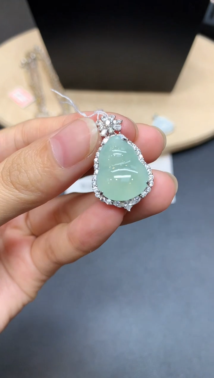 【闪购商品】翡翠吊坠(不含链)银S925镶嵌葫芦【无服务费】