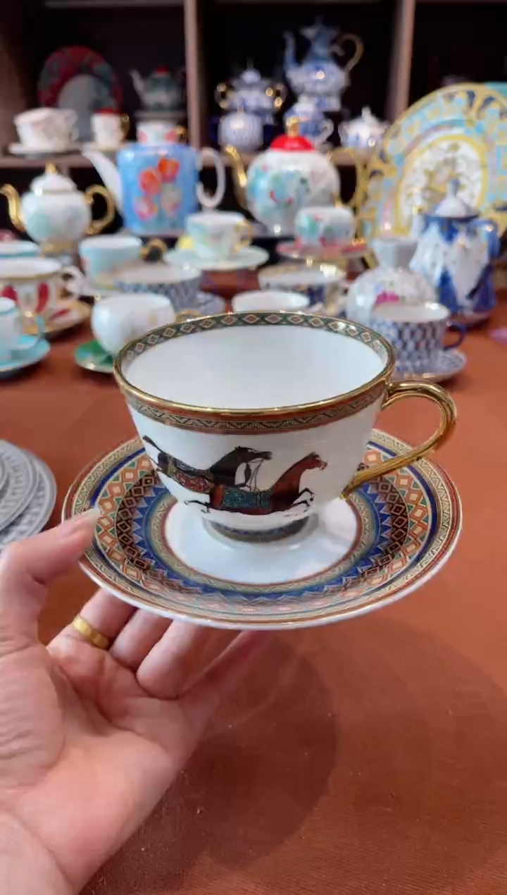 【闪购商品】瓷片战马杯碟······