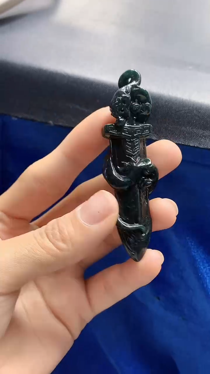 颈饰未镶嵌翡翠天然缅甸a货翡翠