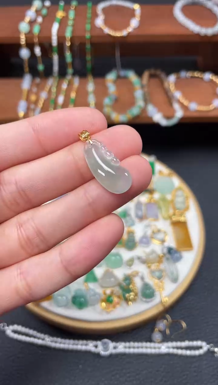 【闪购商品】翡翠吊坠(不含链)18K金镶嵌一个   JK481