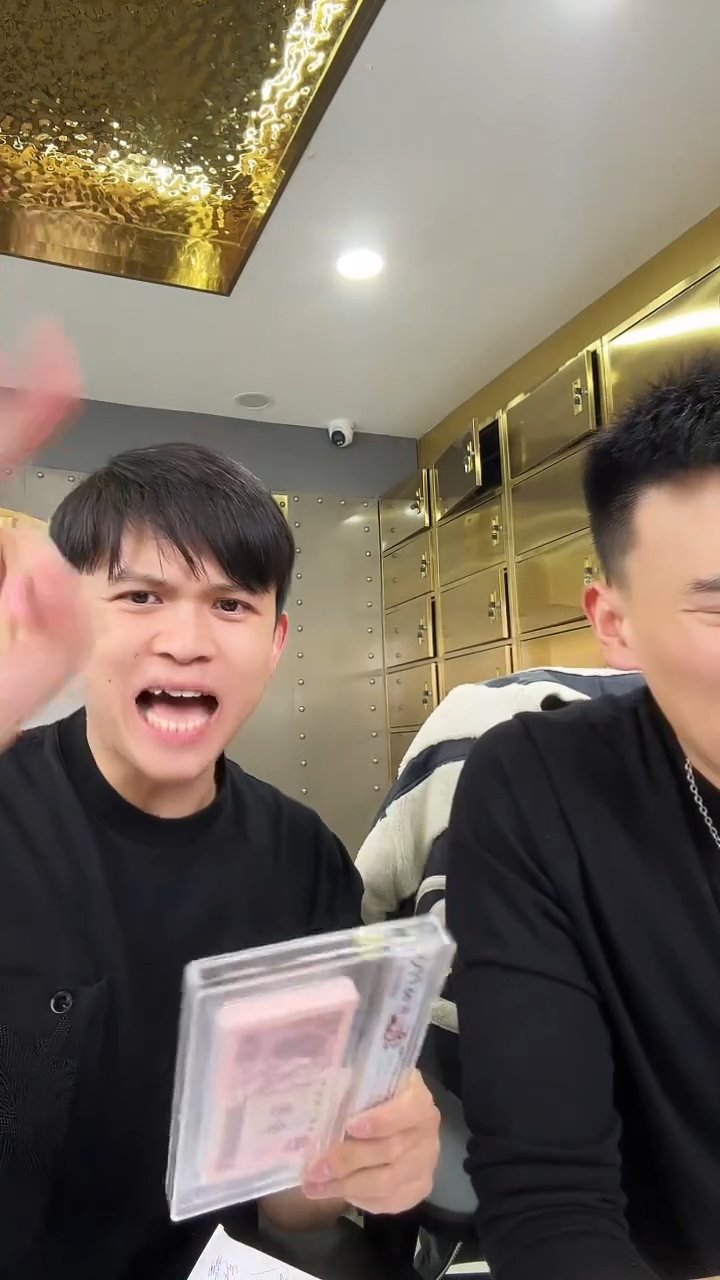 【闪购商品】PCGS评级-星耀红辉整刀