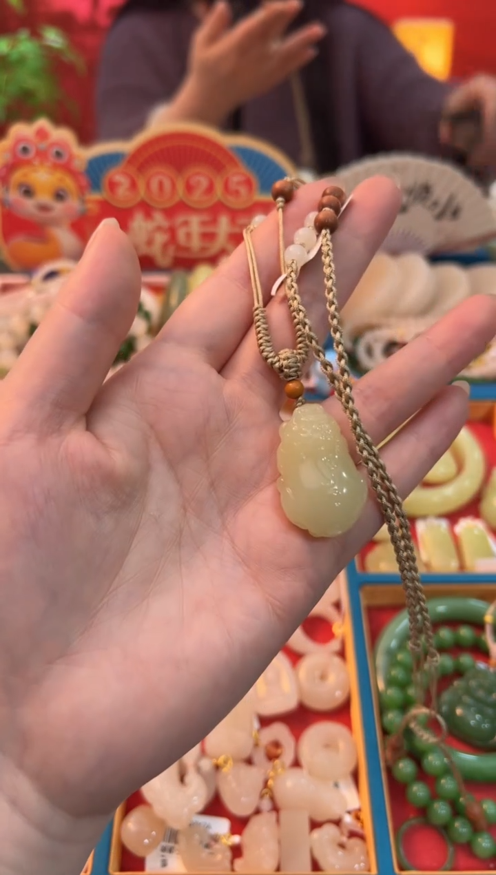 【闪购商品】和田玉吊坠未镶嵌黄口立体大貔貅