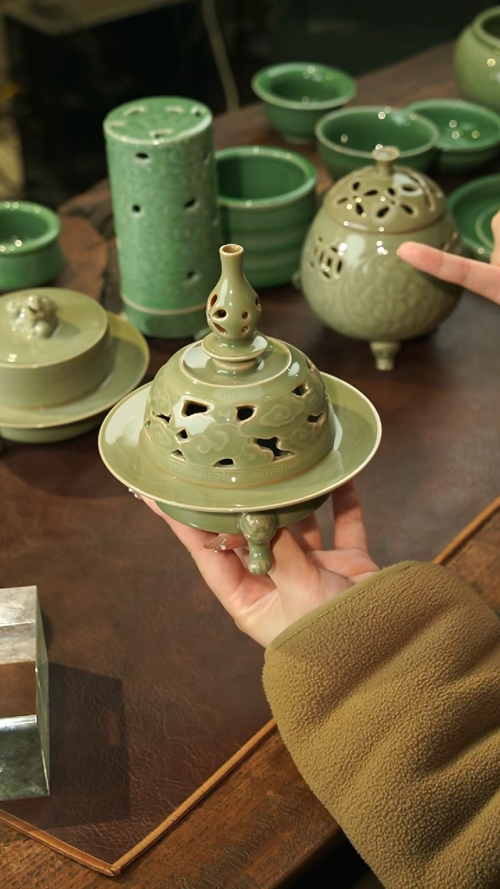 【闪购商品】瓷片越窑 祥云天香炉