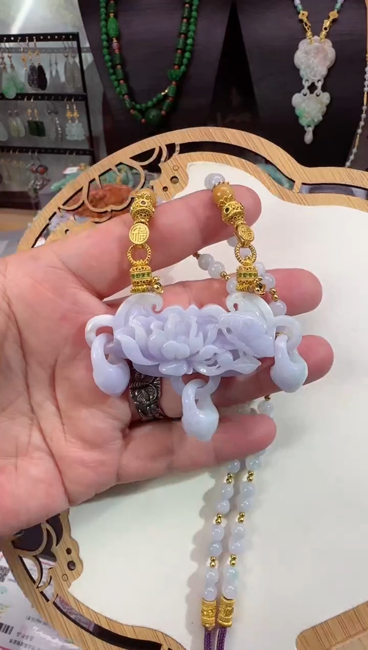 【闪购商品】翡翠颈饰未镶嵌牌子