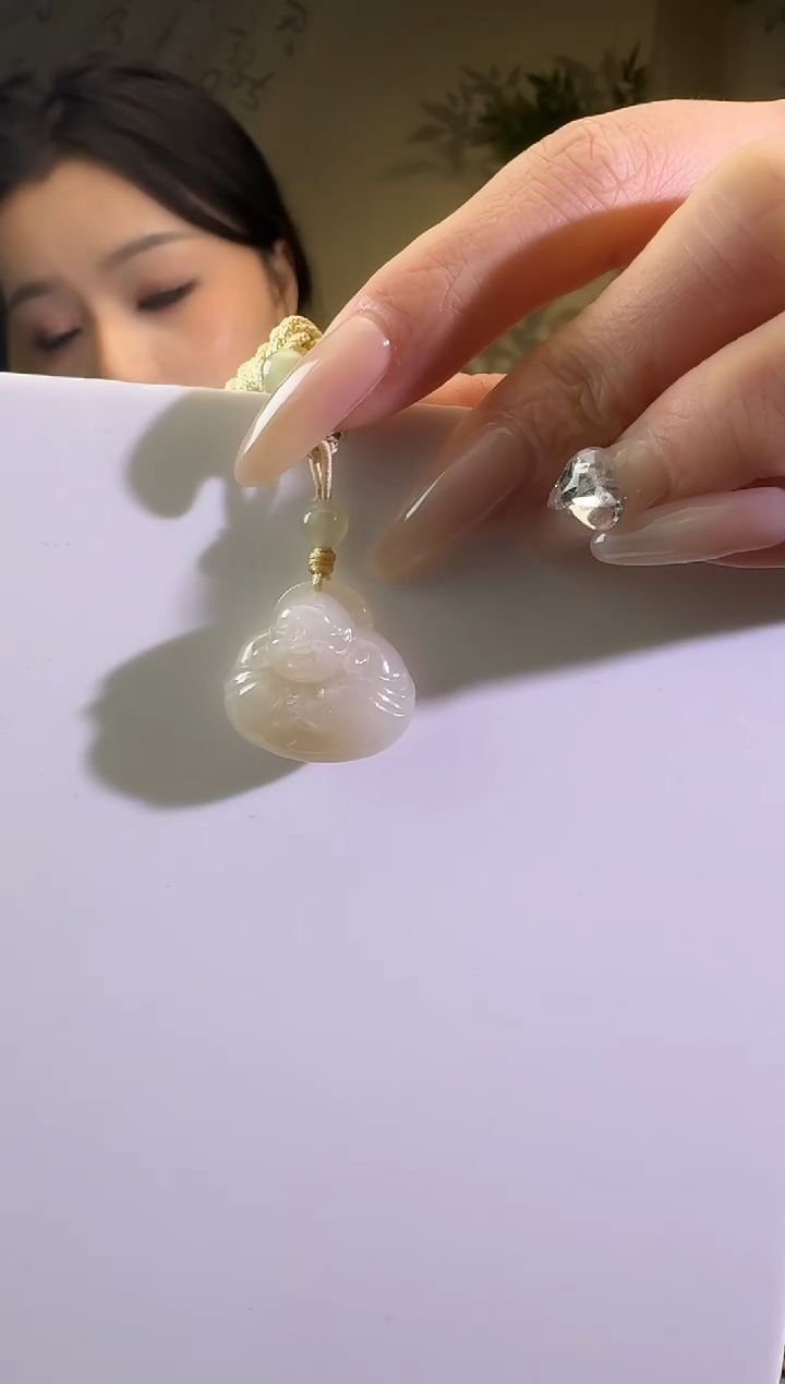 【闪购商品】和田玉颈饰未镶嵌抱抱佛