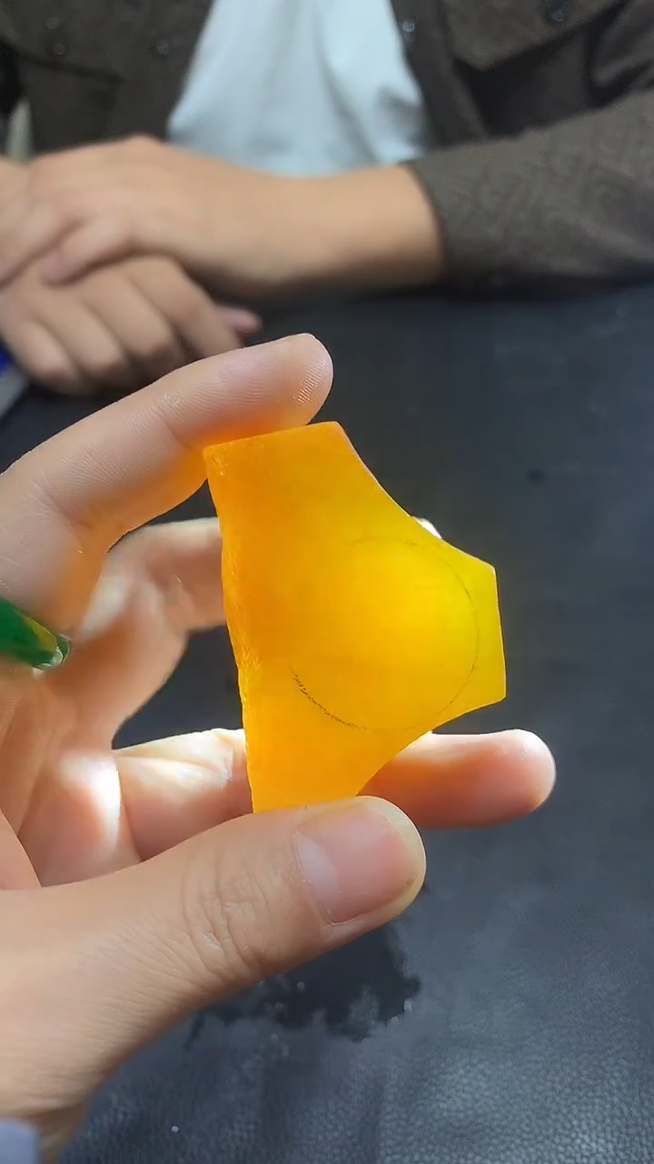 玉冰满黄边角毛坯