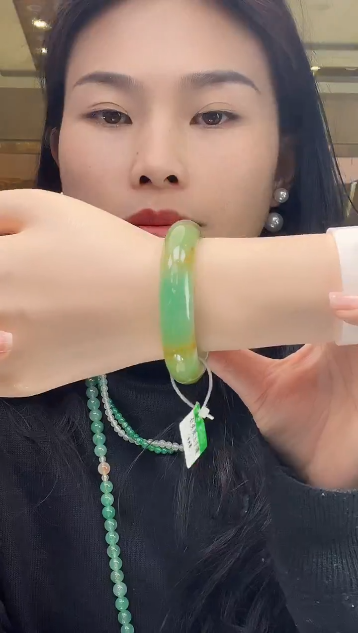 未镶嵌手镯石英质玉90