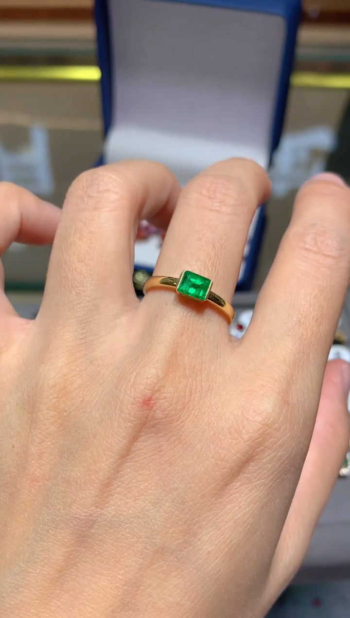 【闪购商品】祖母绿戒指18K金镶嵌0.58CT