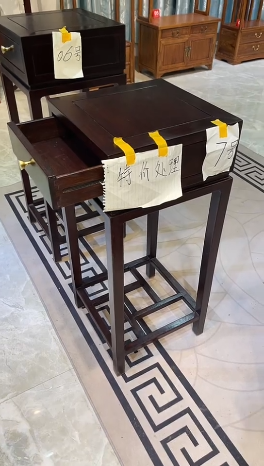 【闪购商品】花梨木类成套家具黑檀木带抽花架38*38*88