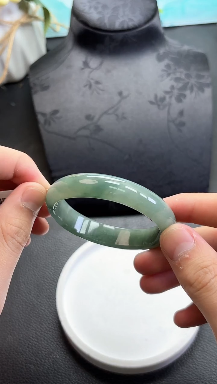 【闪购商品】翡翠手镯未镶嵌K735-6 手镯