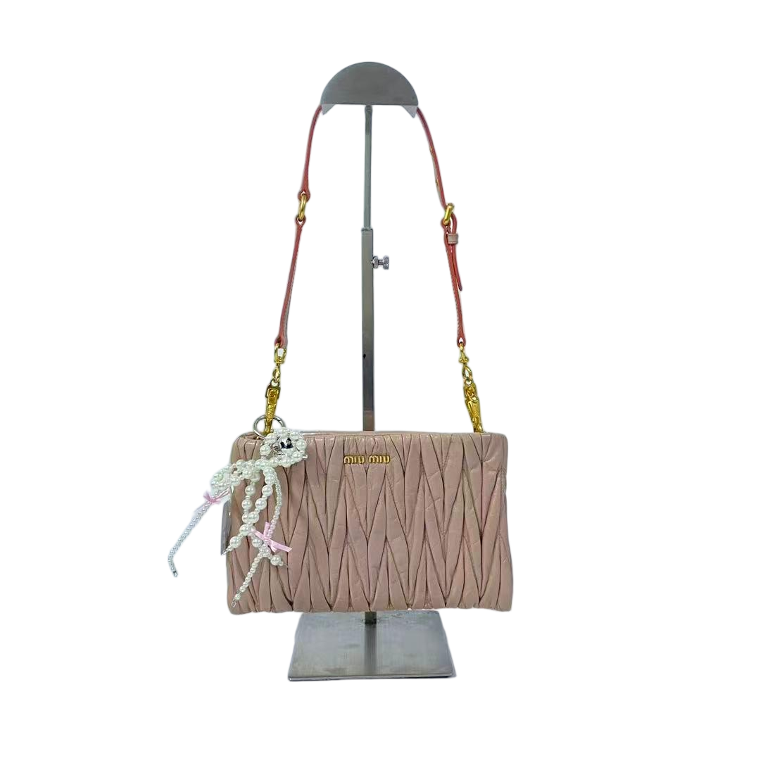 95新 MIU MIU/缪缪 粉色褶皱全皮单肩手提包  BH-50833