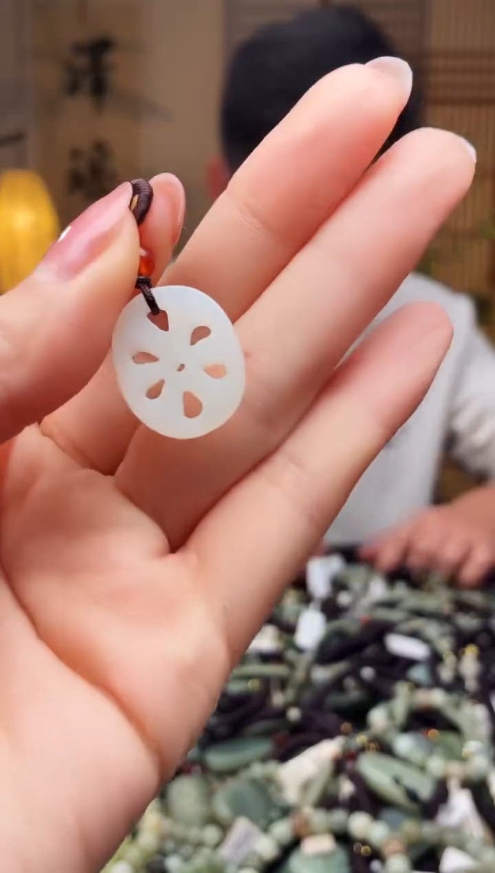 颈饰未镶嵌和田玉多样性发货，拍一发一