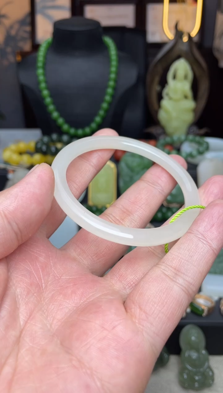 【闪购商品】和田玉手镯未镶嵌精品手镯