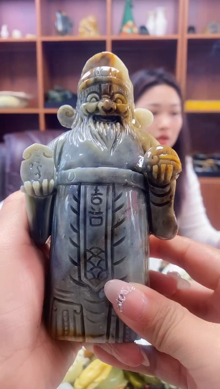 未镶嵌蛇纹石玉摆件    