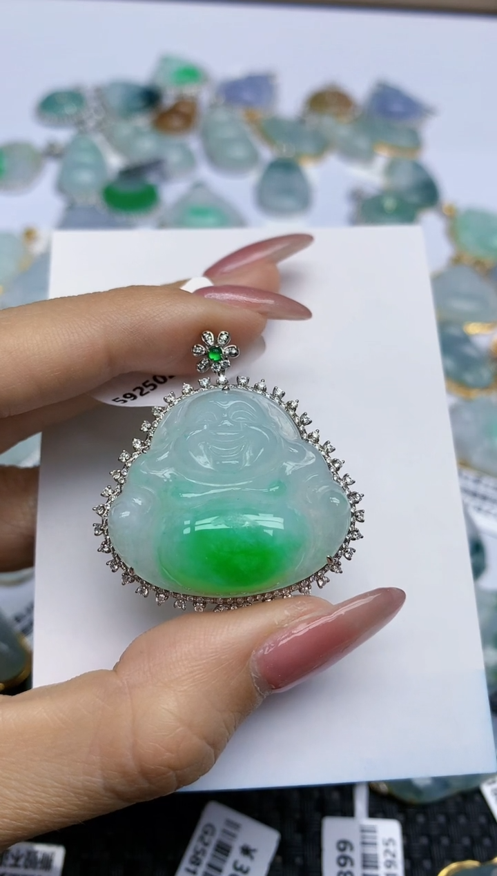 【闪购商品】翡翠挂件18K金镶嵌天然翡翠A货