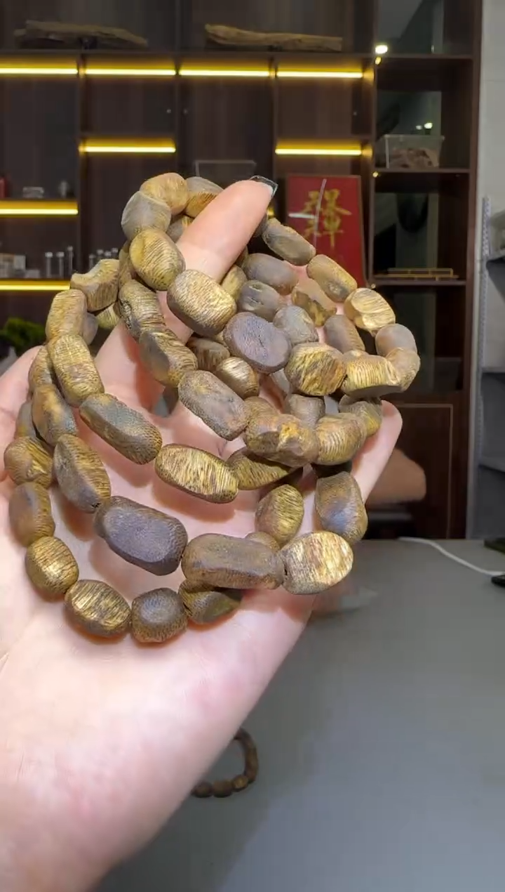 沉香碎屑沉香768号海南随形壳子留疤08单圈配碎屑香粉多样性发一7