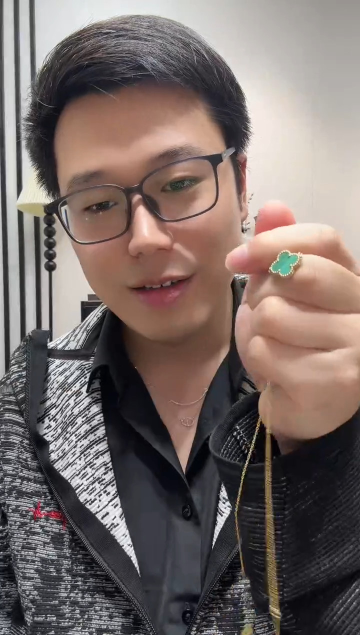 18K金镶嵌孔雀石套链绿色k黄，四叶草套链