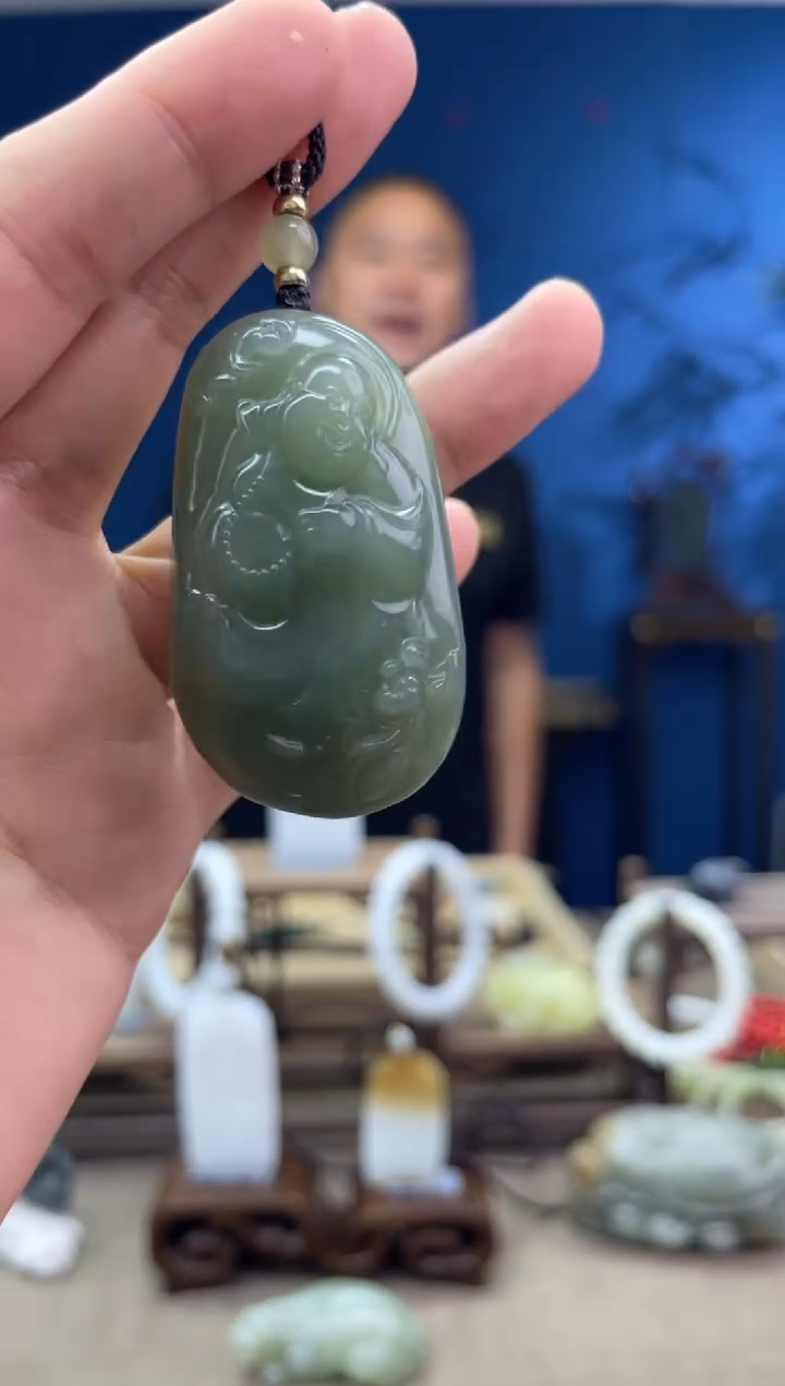 和田玉未镶嵌颈饰1