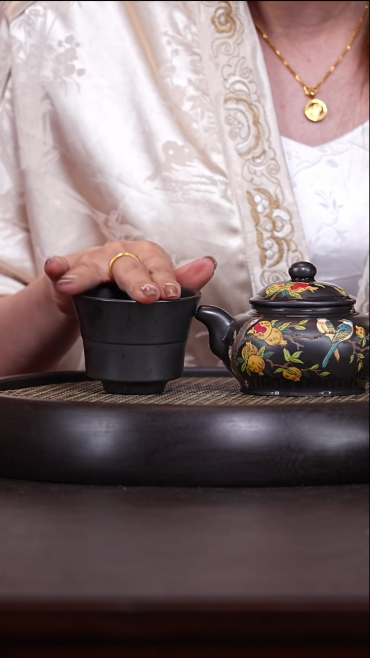 【闪购商品】紫砂茶壶季杏芬7-91 紫石红紫砂壶200c