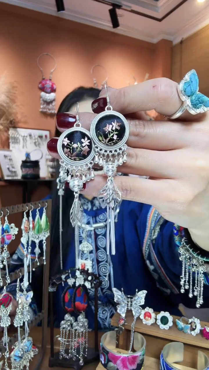 【闪购商品】刺绣纯手工民族风耳环