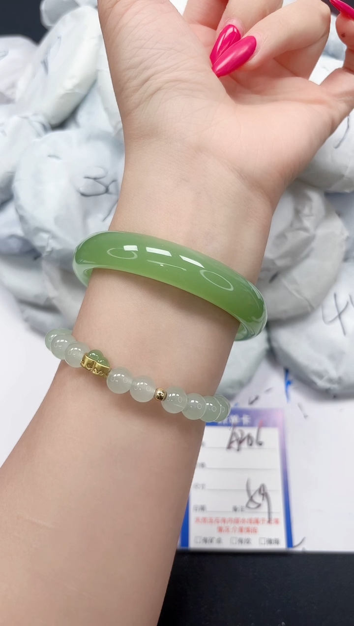 未镶嵌手镯石英质玉A206/59