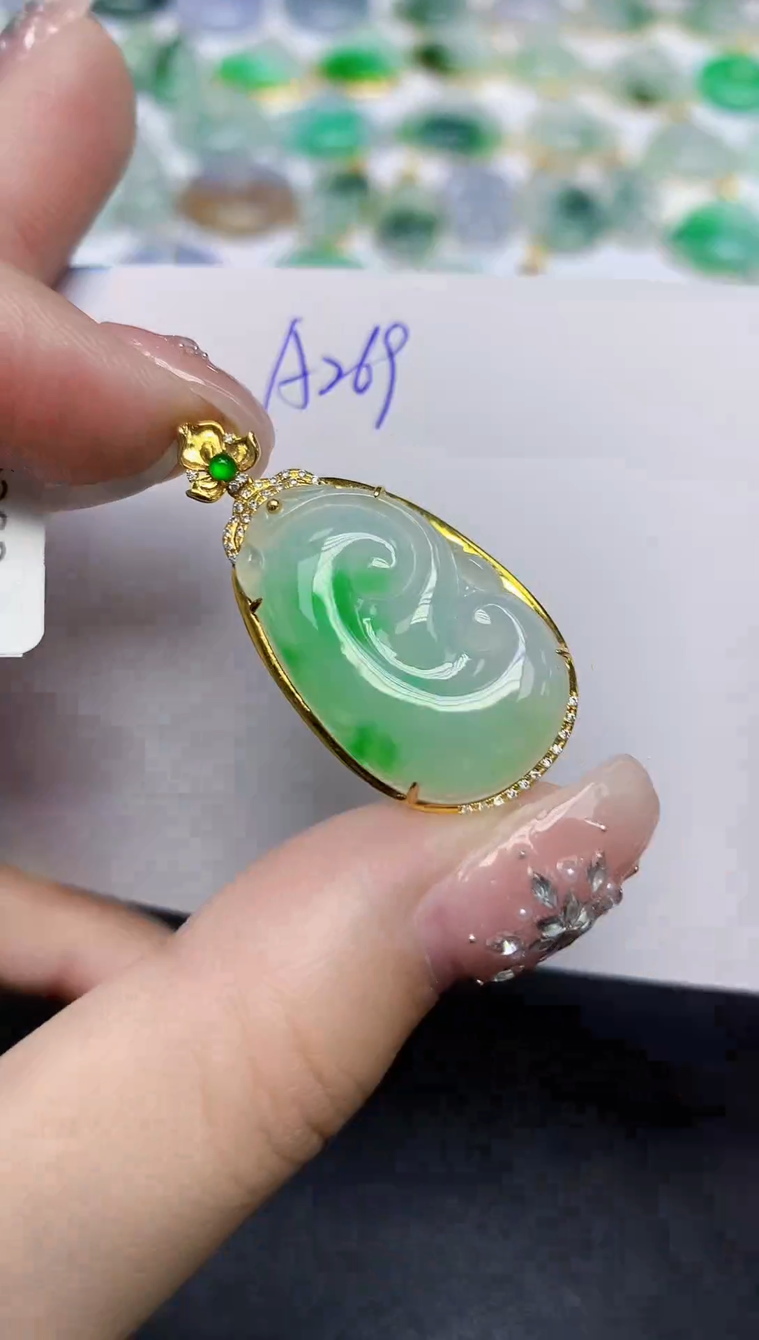 颈饰18K金镶嵌翡翠天然缅甸翡翠A货翡翠百元以上9元证书费自理