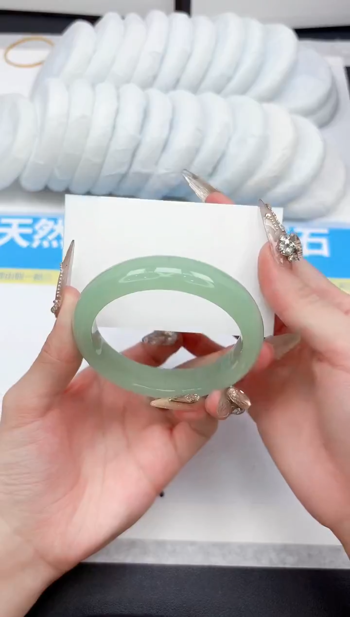 未镶嵌手镯石英质玉129-56.8