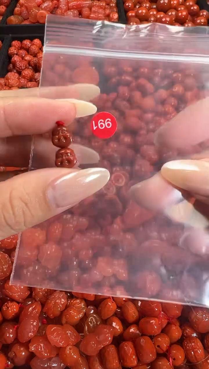 颈饰未镶嵌南红玛瑙1