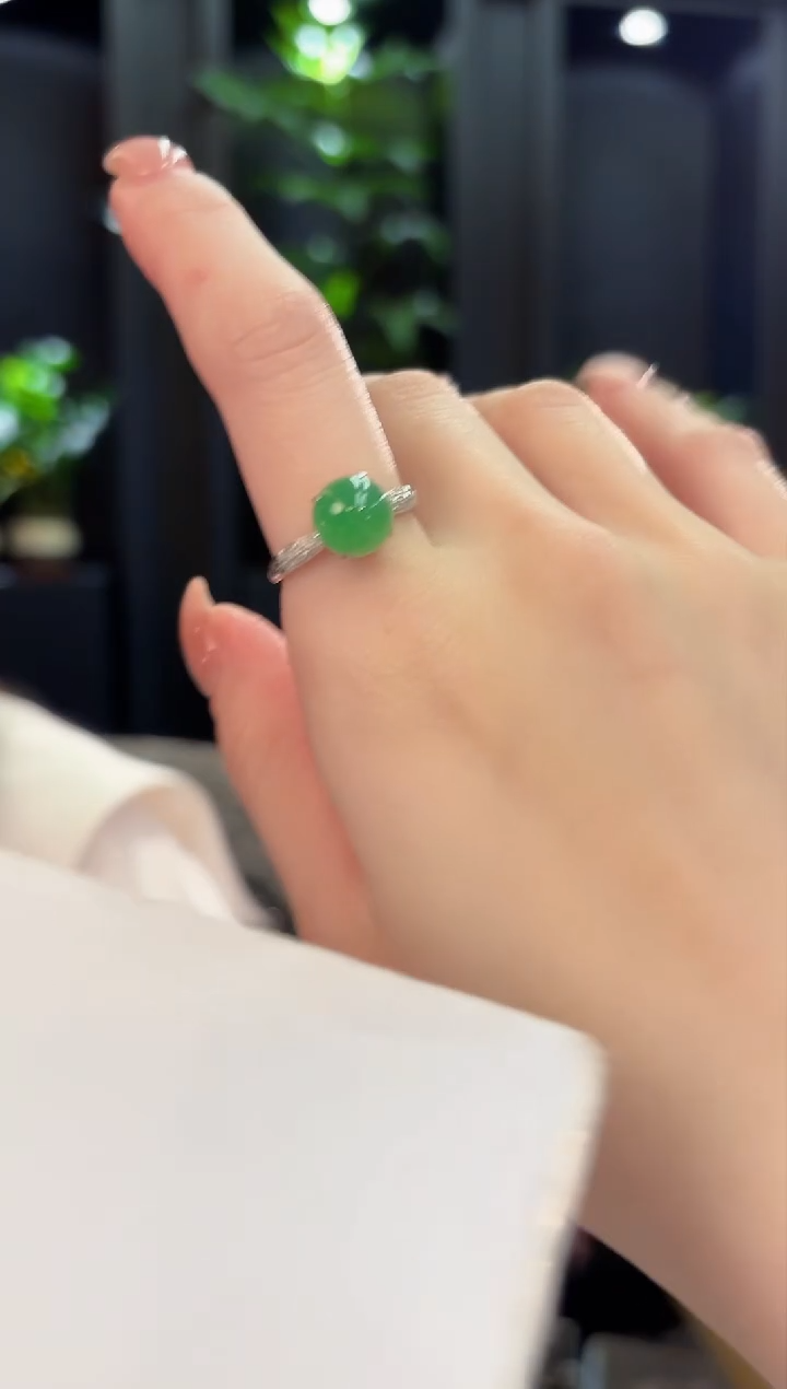 18K金镶嵌戒指翡翠 缅甸A货/支持复检/一件