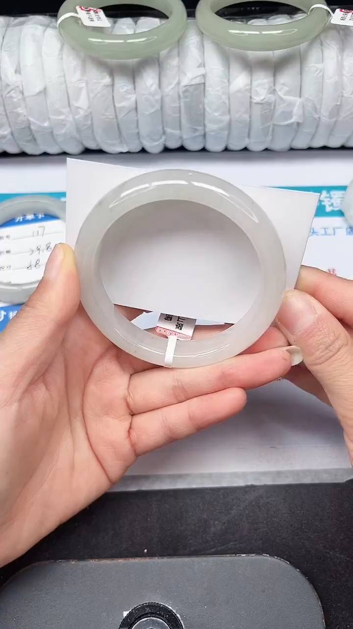 未镶嵌手镯石英质玉118-60/61