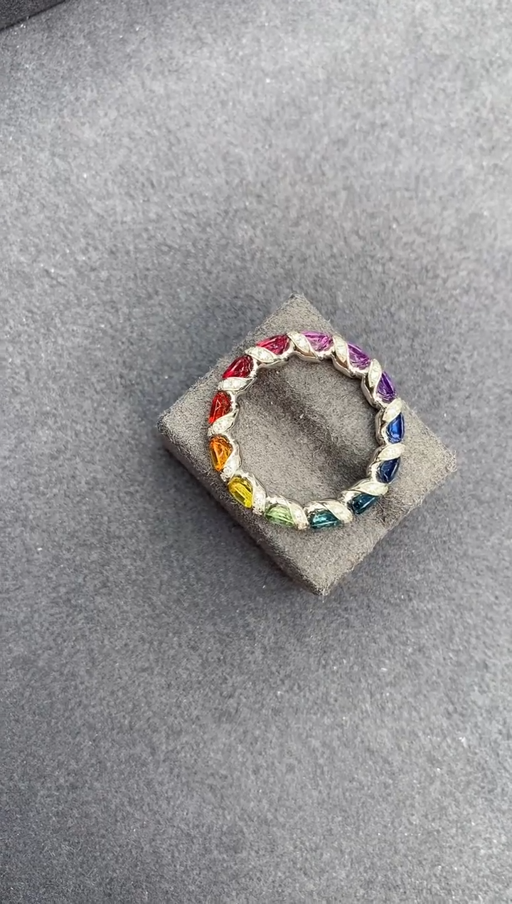 【闪购商品】彩色蓝宝石戒指18K金镶嵌2.5ct彩蓝宝戒指