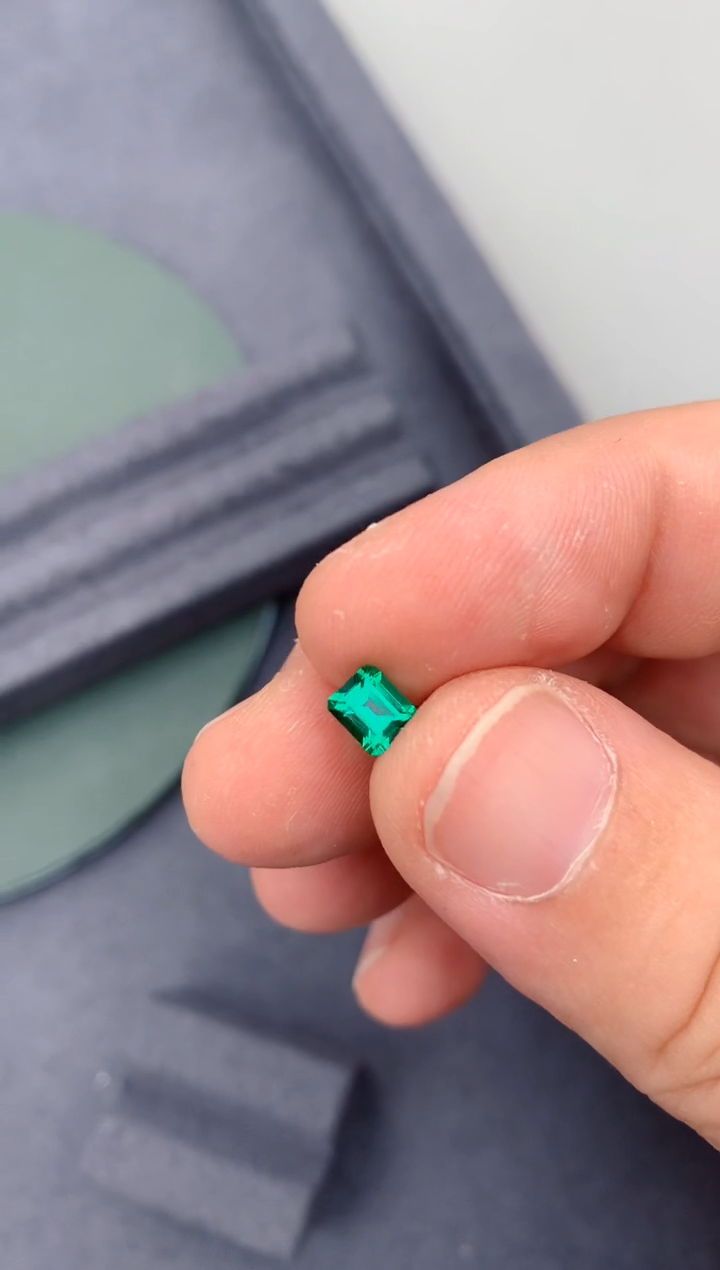 【闪购商品】祖母绿裸石未镶嵌48分 祖母绿