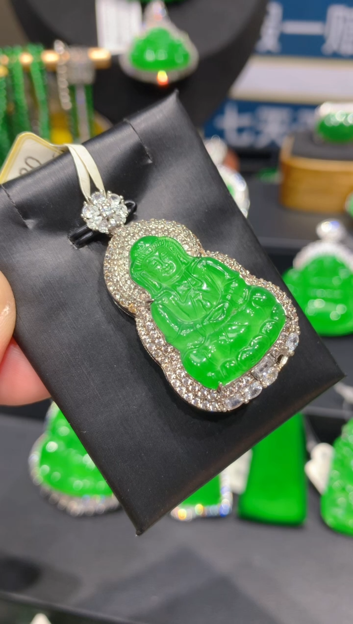 颈饰未镶嵌翡翠4一季
