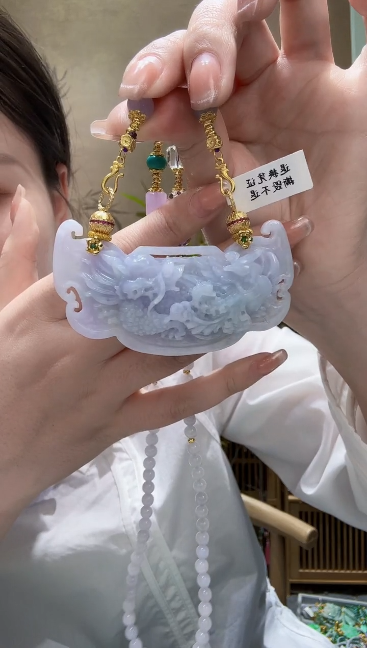 翡翠未镶嵌颈饰吊坠